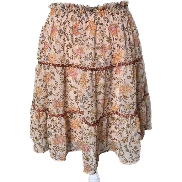 LC Lauren Conrad Dresses & Skirts - LC Lauren Conrad Soft Peachy Colored Floral Print Skirt Size M